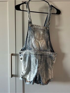 bebe Blue Denim Jeans with Contrast Stitching